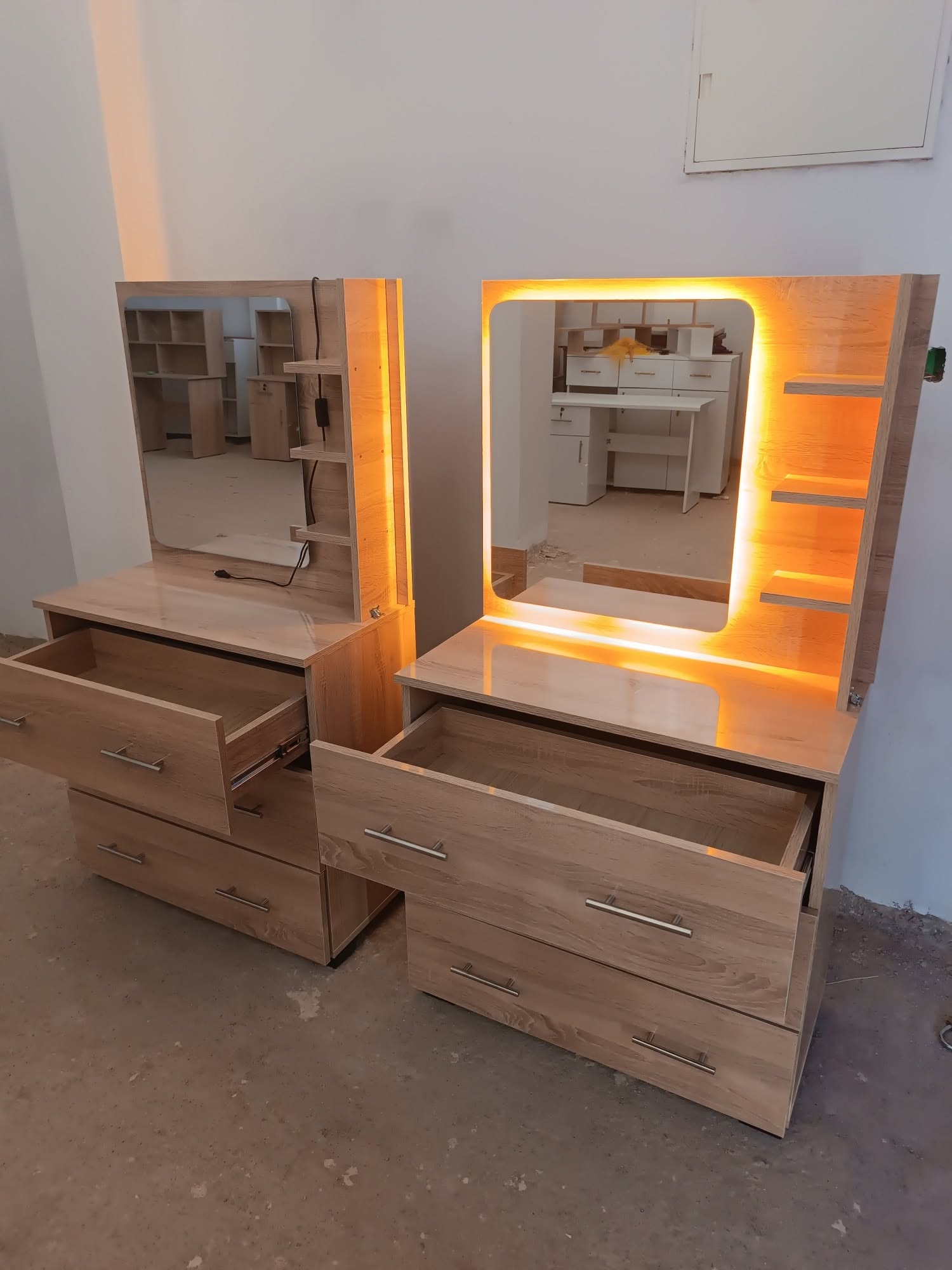 Coiffeuse avec Miroir LED (Blanc, Beige, Marron) | كوافوز